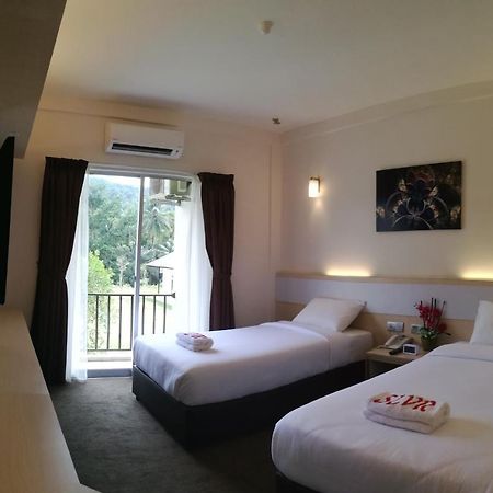 Serdang Lake View Resort Sungai Kechil Екстериор снимка