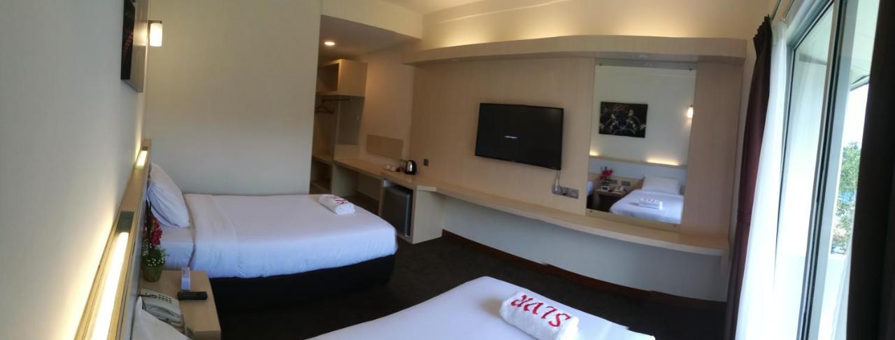 Serdang Lake View Resort Sungai Kechil Екстериор снимка